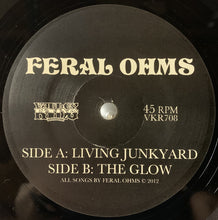 Feral Ohms : Living Junkyard (7", Ltd, Num)